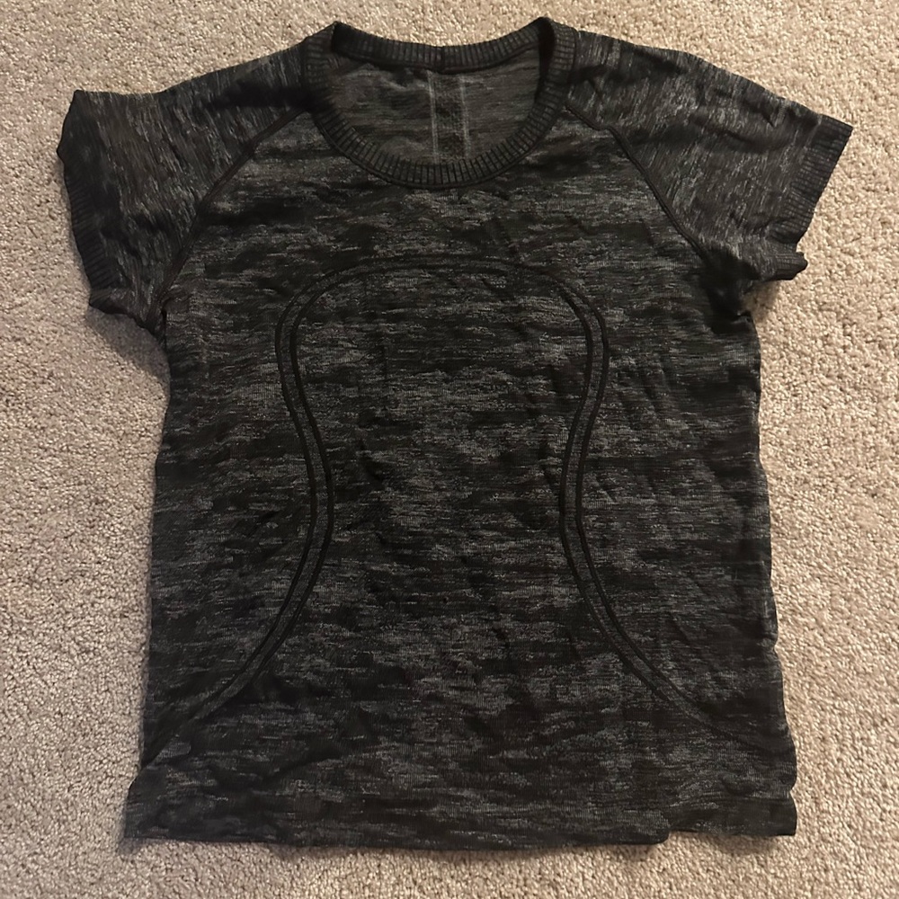 Lululemon Swiftly Tech Shirt || size 8 || racelength